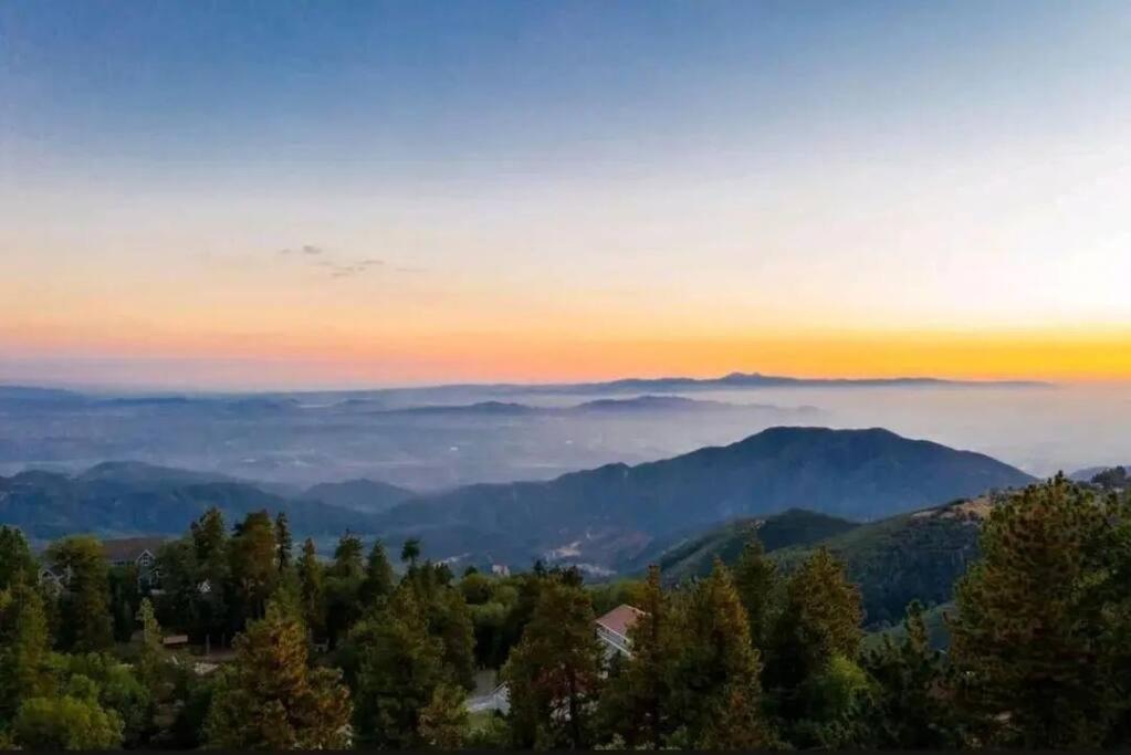 Updated Mountain Cabin Retreat With 180 Views Off Deck And Balcony Running Springs Exterior foto